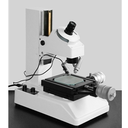 Toolmaker's microscope