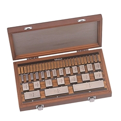 Mitutoyo Square Metric Gage Block Set, 47 Blocks