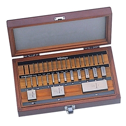 Mitutoyo Square Metric Gage Block Set, 32 Blocks